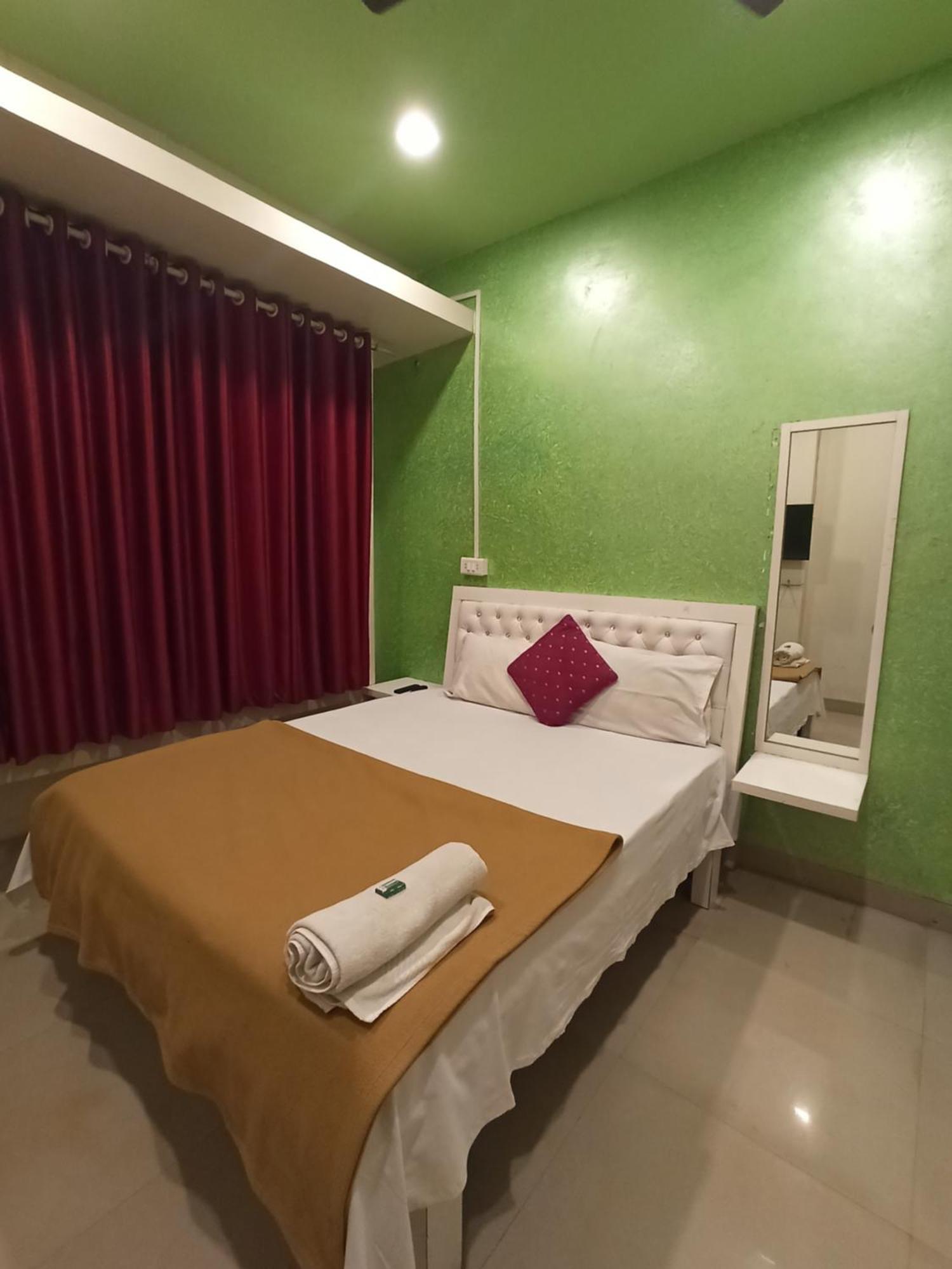 Malwade Motel Pune Exterior photo